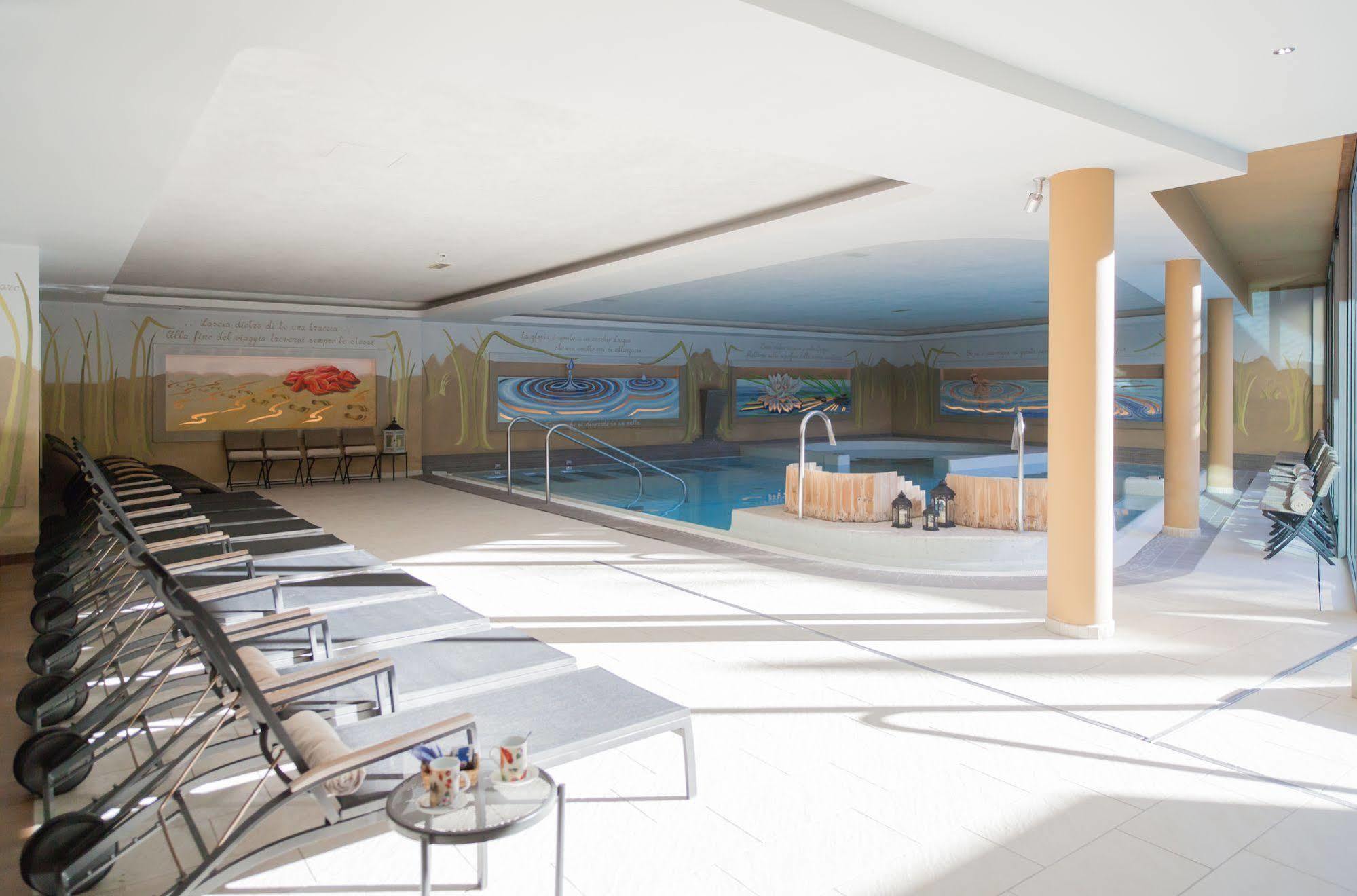 Alpholiday Dolomiti Wellness & Family Hotel Dimaro Exterior photo