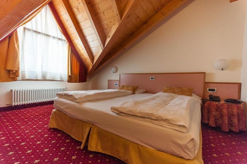 Alpholiday Dolomiti Wellness & Family Hotel Dimaro Exterior photo